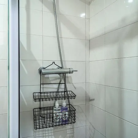 Loft In Graça With Ac On Ground Floor By Lisbeyond *