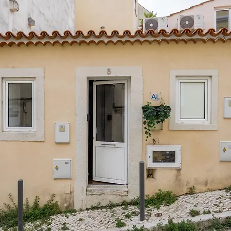 Appartement Loft In Graça With Ac On Ground Floor By Lisbeyond